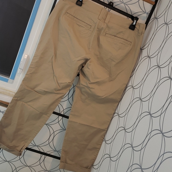 NWT old navy capris size 8 tan - Picture 6 of 6